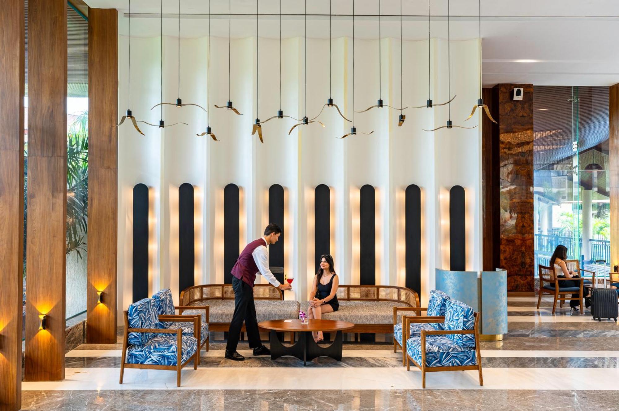 Radisson Blu Plaza Resort & Convention Centre كارجات المظهر الخارجي الصورة Lobby