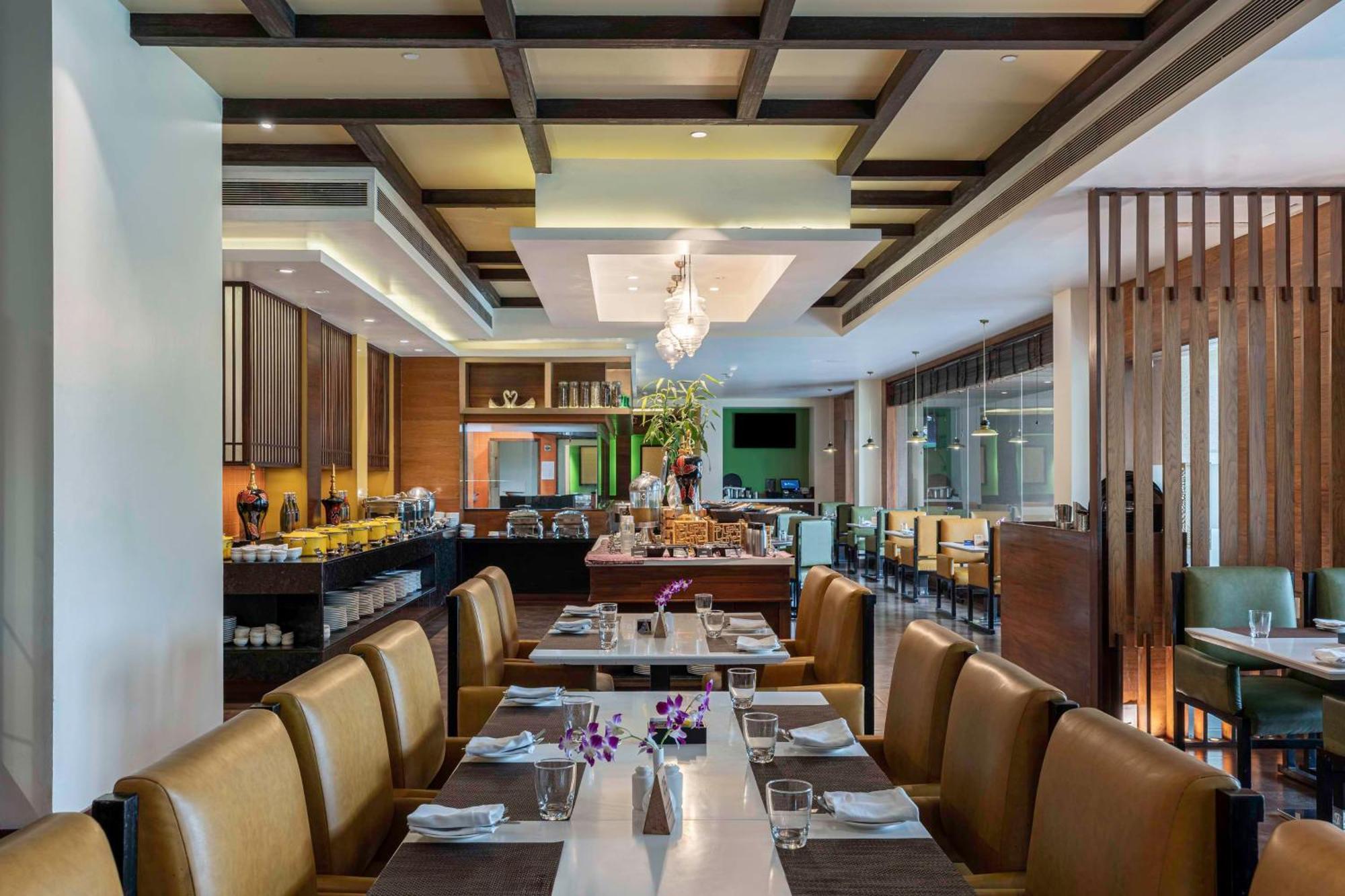 Radisson Blu Plaza Resort & Convention Centre كارجات المظهر الخارجي الصورة The restaurant