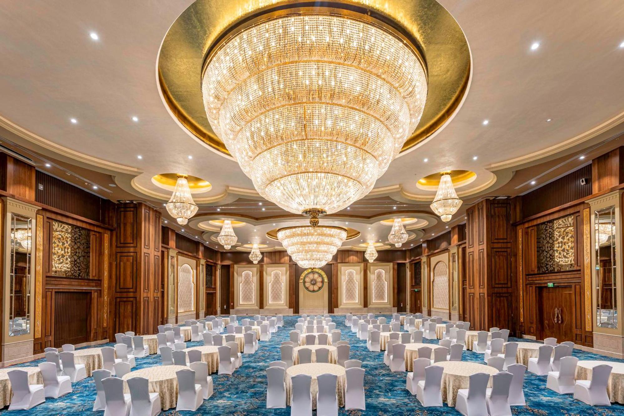 Radisson Blu Plaza Resort & Convention Centre كارجات المظهر الخارجي الصورة The Grand Ballroom