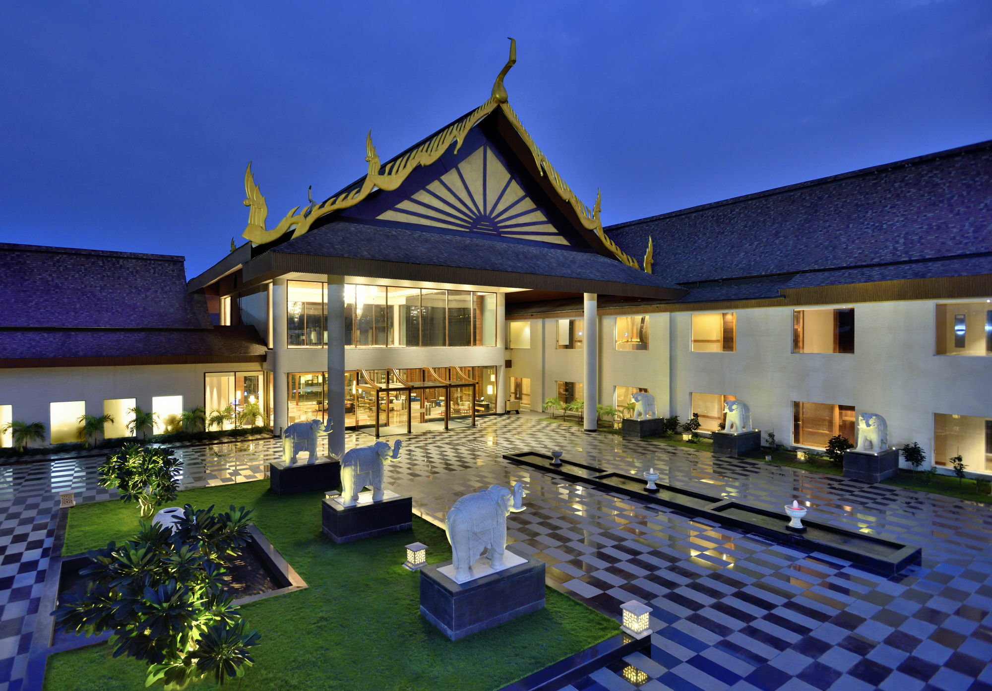 Radisson Blu Plaza Resort & Convention Centre كارجات المظهر الخارجي الصورة The Royal